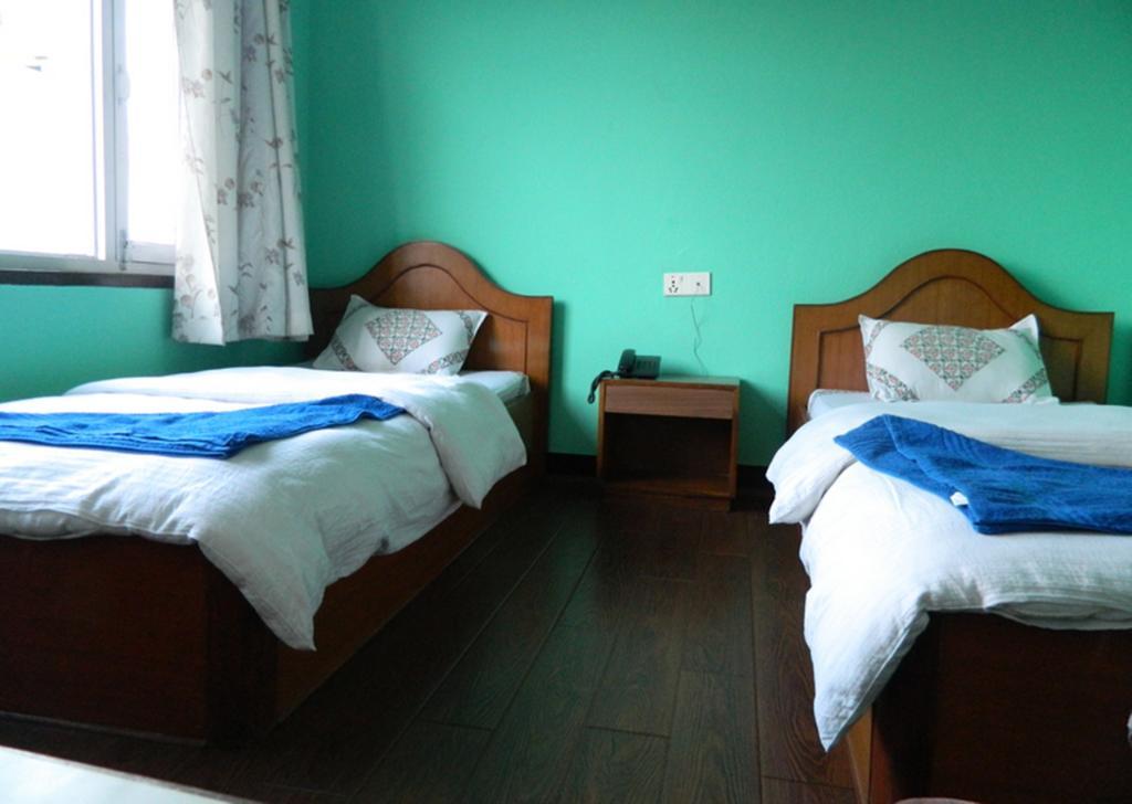 Mount Annapurna Guest House กาฐมาณฑุ ภายนอก รูปภาพ